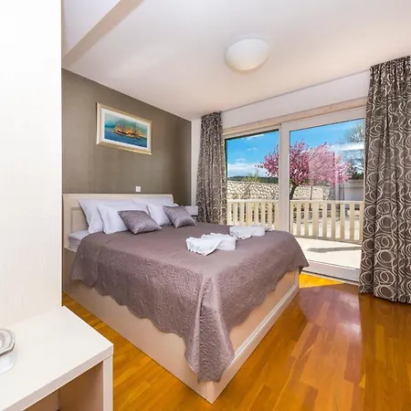 Vranjic Sleeps 8 With Pool Air Con And Wifi Βίλα