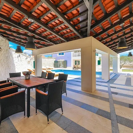 Vranjic Sleeps 8 With Pool Air Con And Wifi Βίλα