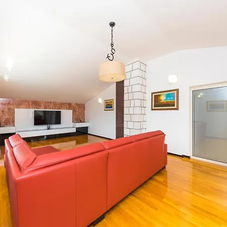 Vranjic Sleeps 8 With Pool Air Con And Wifi Βίλα *