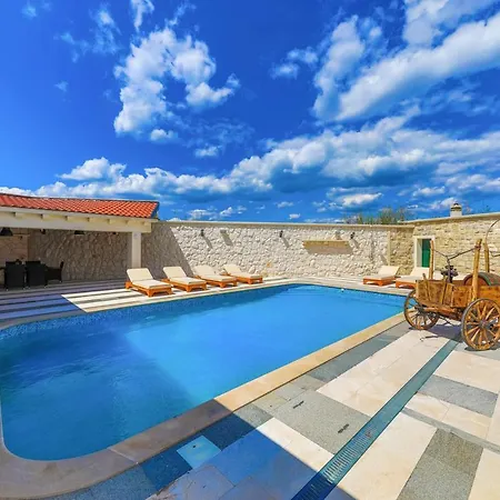 Βίλα Vranjic Sleeps 8 With Pool Air Con And Wifi Σπλιτ