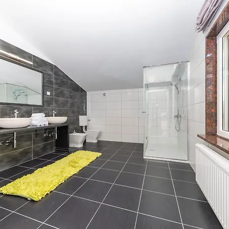 Vranjic Sleeps 8 With Pool Air Con And Wifi Βίλα *